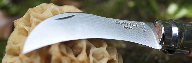 Нож Opinel серии Nature №08, грибной с кисточкой, клинок 8см., нерж.сталь, рукоять - дуб, футляр + чехол (001327)